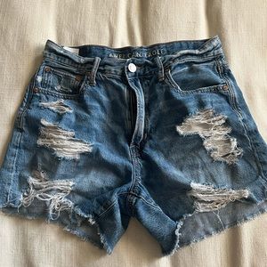 American Eagle 90s boyfriend shorts